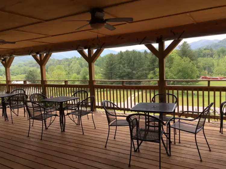 Hotels in Shooting Creek