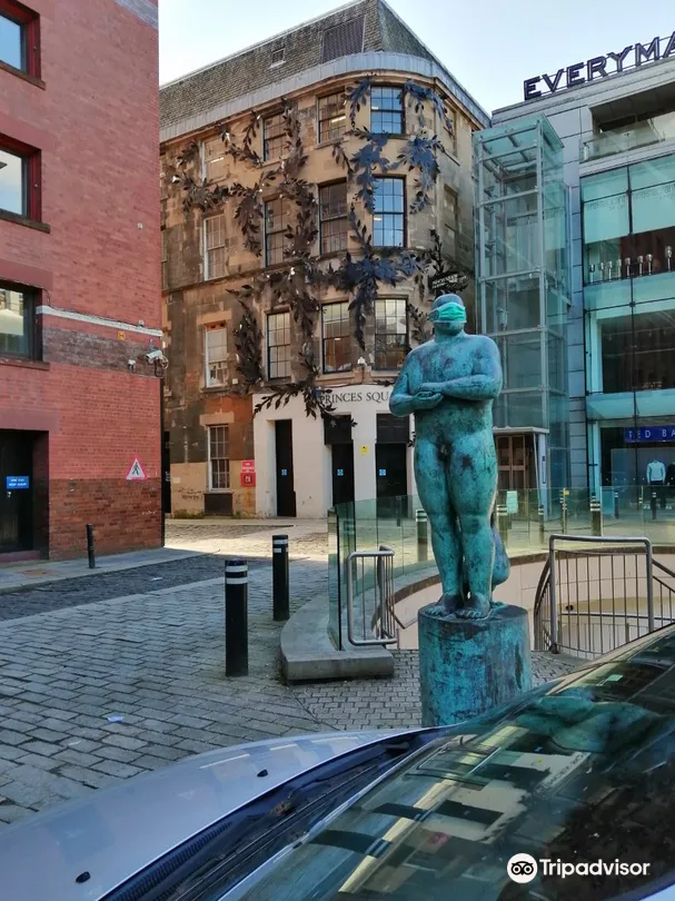 2_Statue "As Proud As"