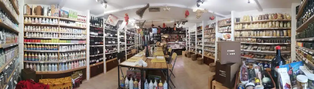 Hotels near Enoteca Tholos