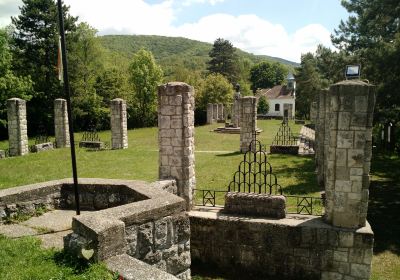 National Flag and Heroes' Monument of Zebegény