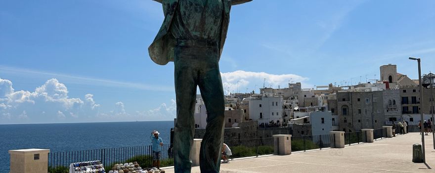 Domenico Modugno Statue