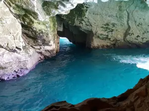 ロッシュ・ハニクラ洞窟