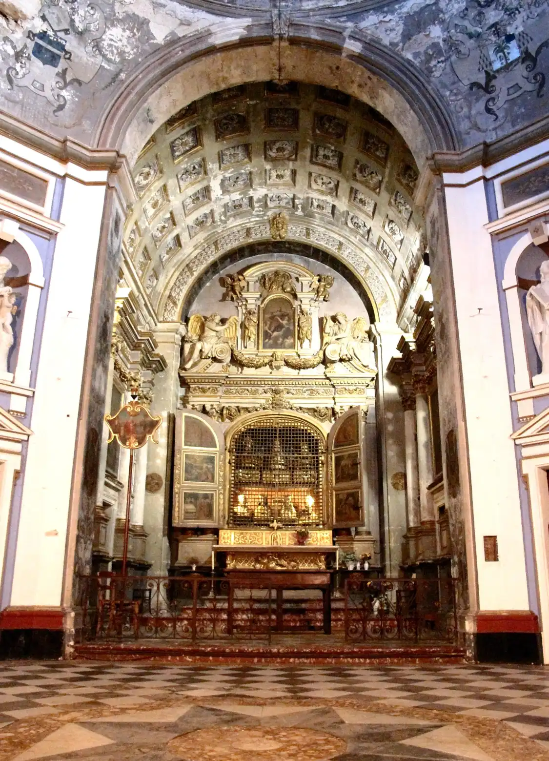Hotels near Cathedral Sainte-Anne d'Apt