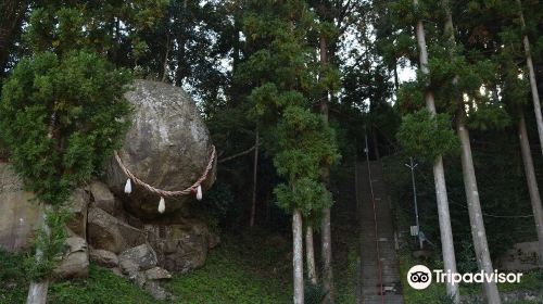 釣石神社