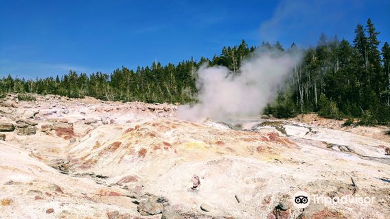 Steamboat Geyser
