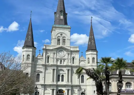 鄰近聖靈成孕教堂的酒店