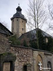 Johannisfriedhof und Friedenskirche