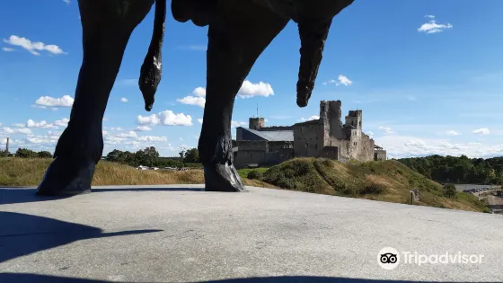 Tarvas Sculpture