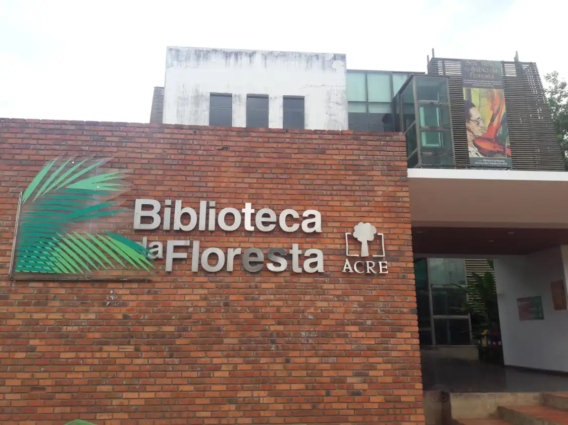 Hotels near Forest Library