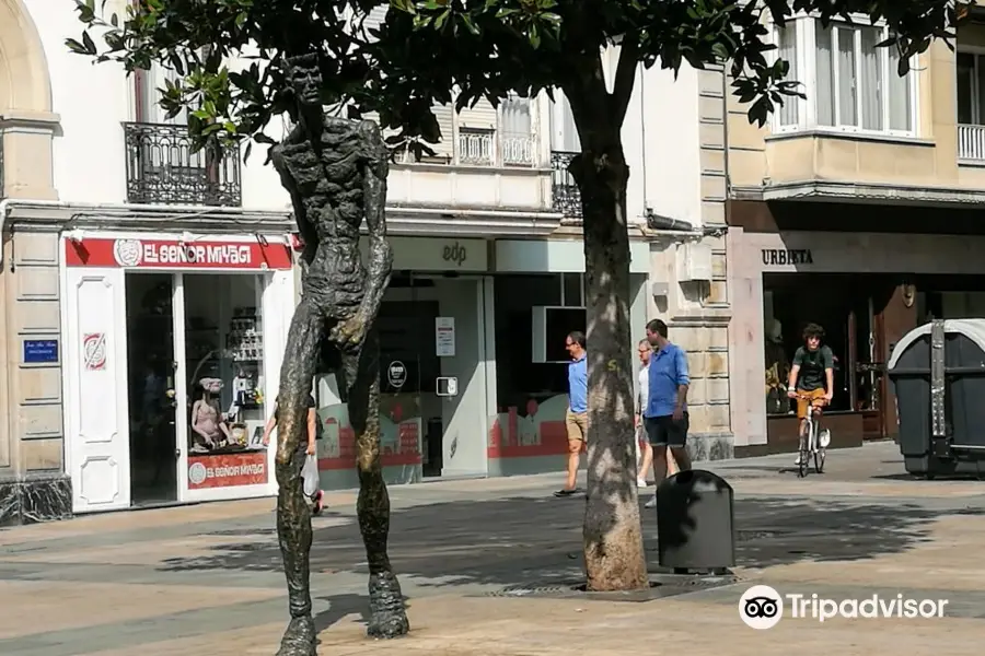 Estatua de El Caminante