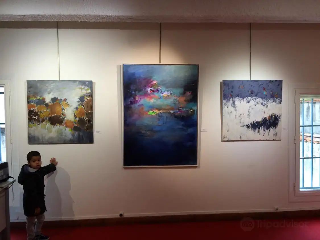 Hotels near Musee Municipal Albert Marzelles