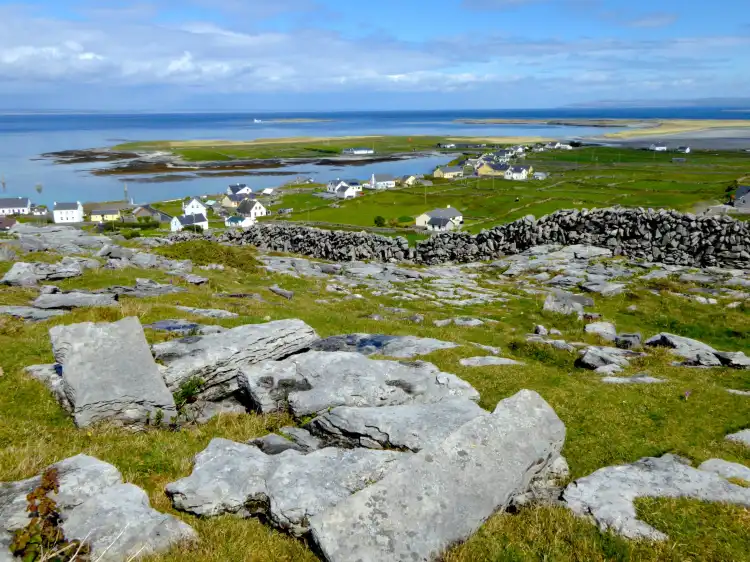 Hotels near Iaráirne