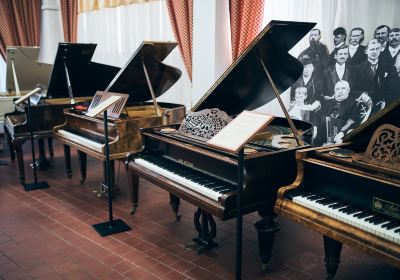 Museum pianos