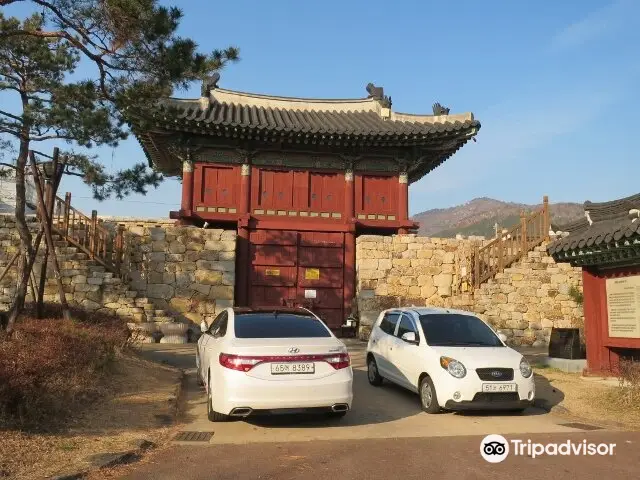 North Gate of Gimhaeeupseong Fortress