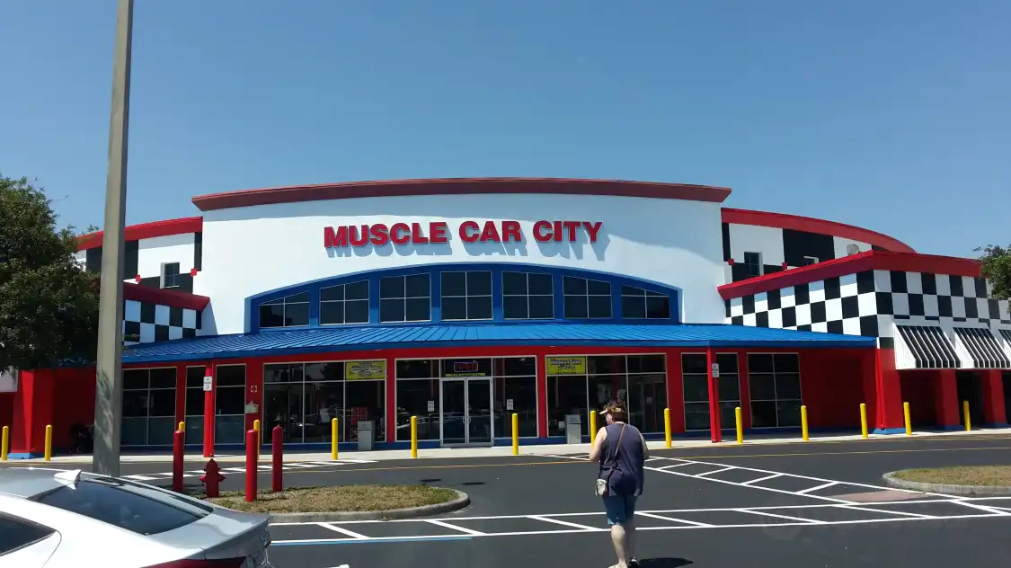 Hotels near Muscle Car City Museum