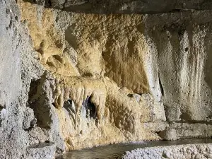 Cascade Caverns