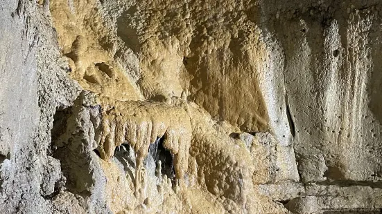 Cascade Caverns