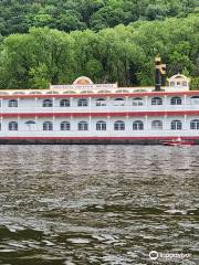 Winona Tour Boat