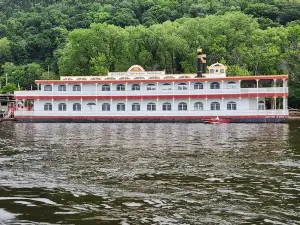 Winona Tour Boat