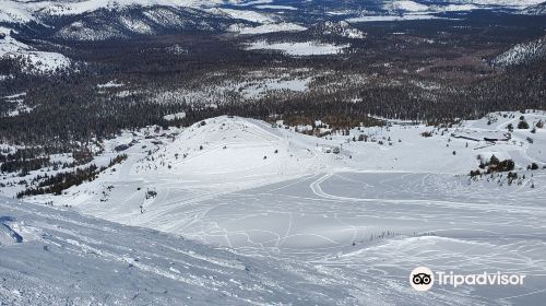 猛獁山滑雪度假村