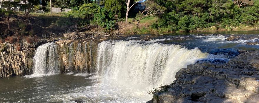 Haruru Falls