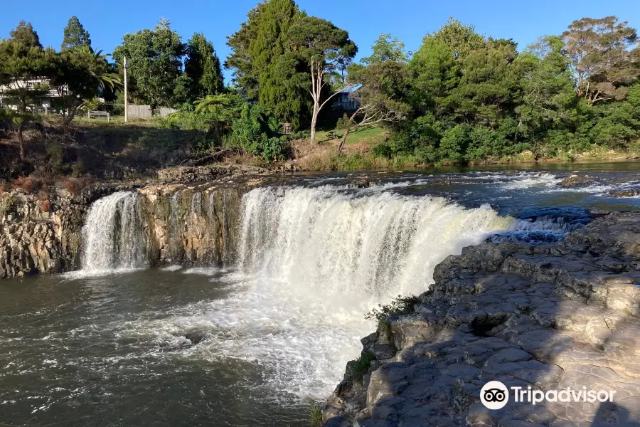 Haruru Falls