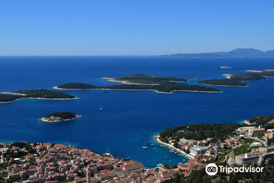 Hiking Hvar