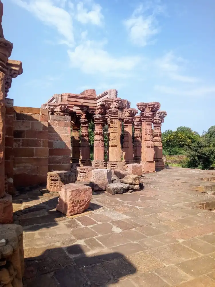 Hotels near 24 Avatars Group of Temples