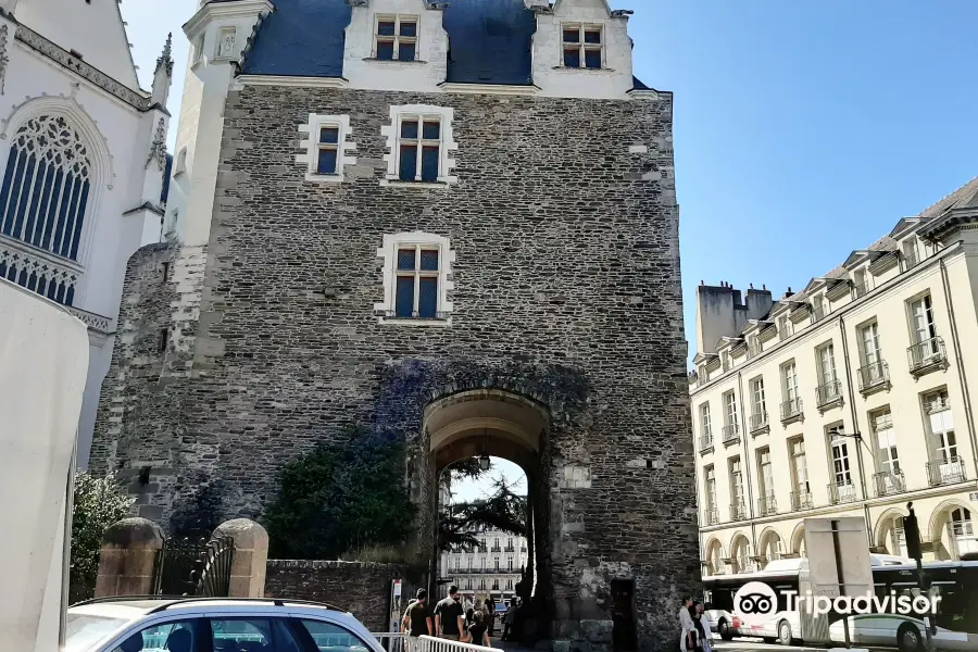 Porte Saint-Pierre