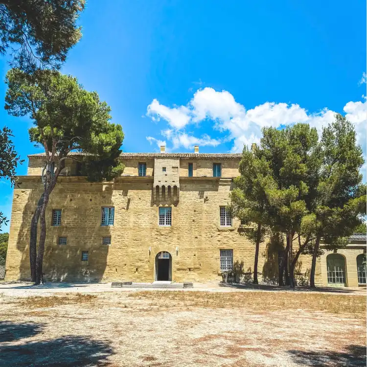 Hotels in Saumane-de-Vaucluse