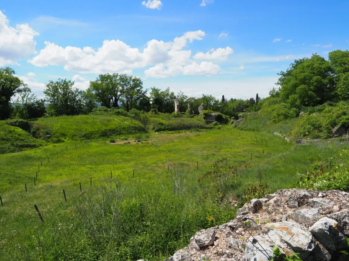 Hotels near Roman Amphitheater