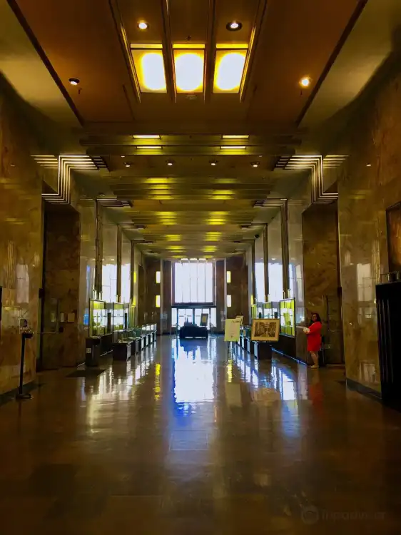 Hotels near Bullocks Wilshire Building