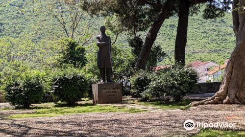 Aleksa Šantic Monument