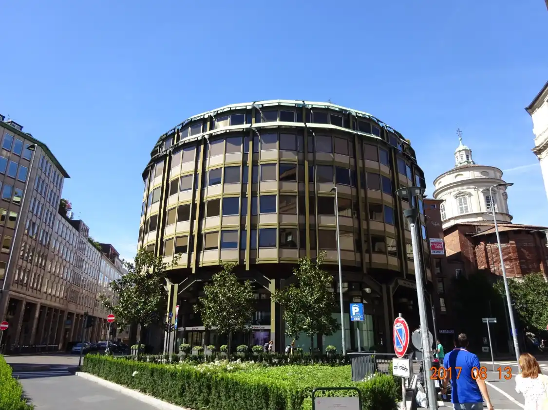 Hotel in zona Edificio per uffici di Piazza Meda
