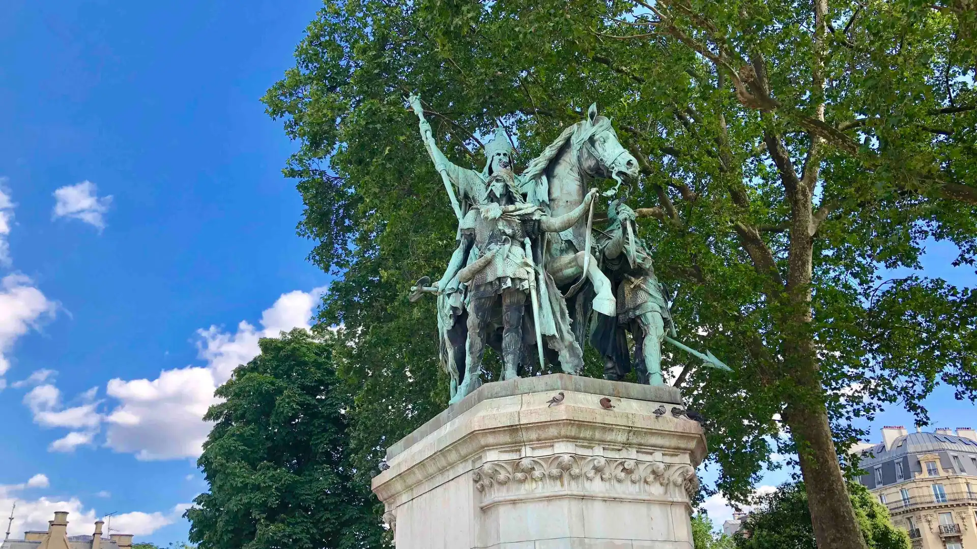 Hotels near Equestrian Statue of Charlemagne