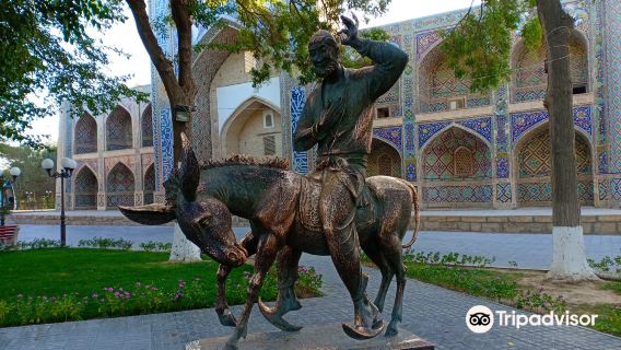 Khodja Nasreddin statue