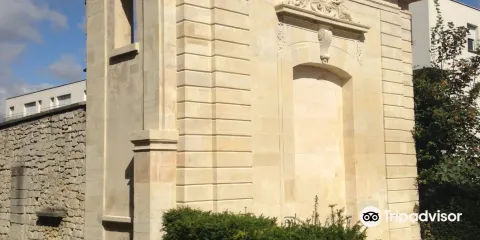 Le Pignon Est, Pignon des Ecuries