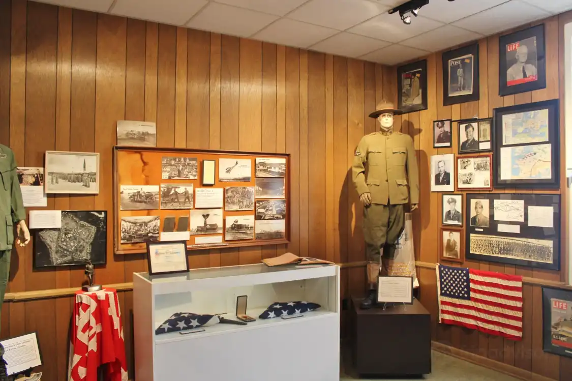 Hotels near Century of History Museum at the Hebrew Union Temple
