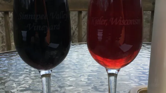 Sinnipee Valley Vineyard & Winery