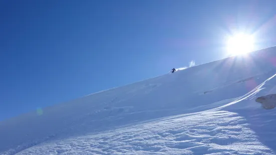 Atlin Heli Ski