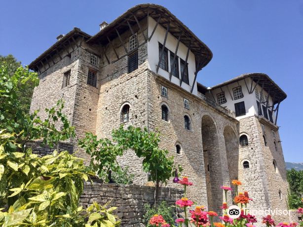 Zekate House