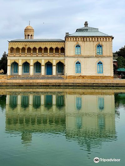 Sitora-i-Moh-i Khosa palace
