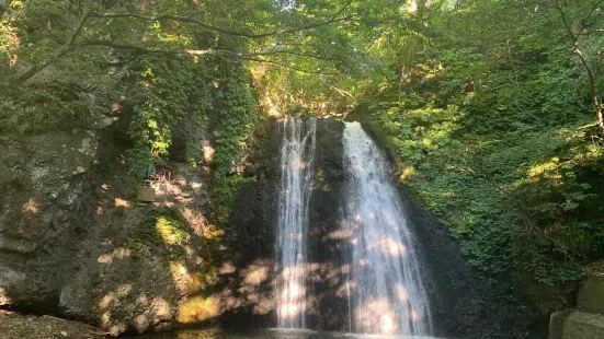 Shirataki Shrine