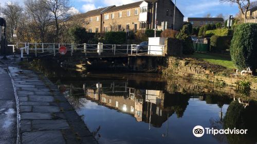 Leeds and Liverpool Canal