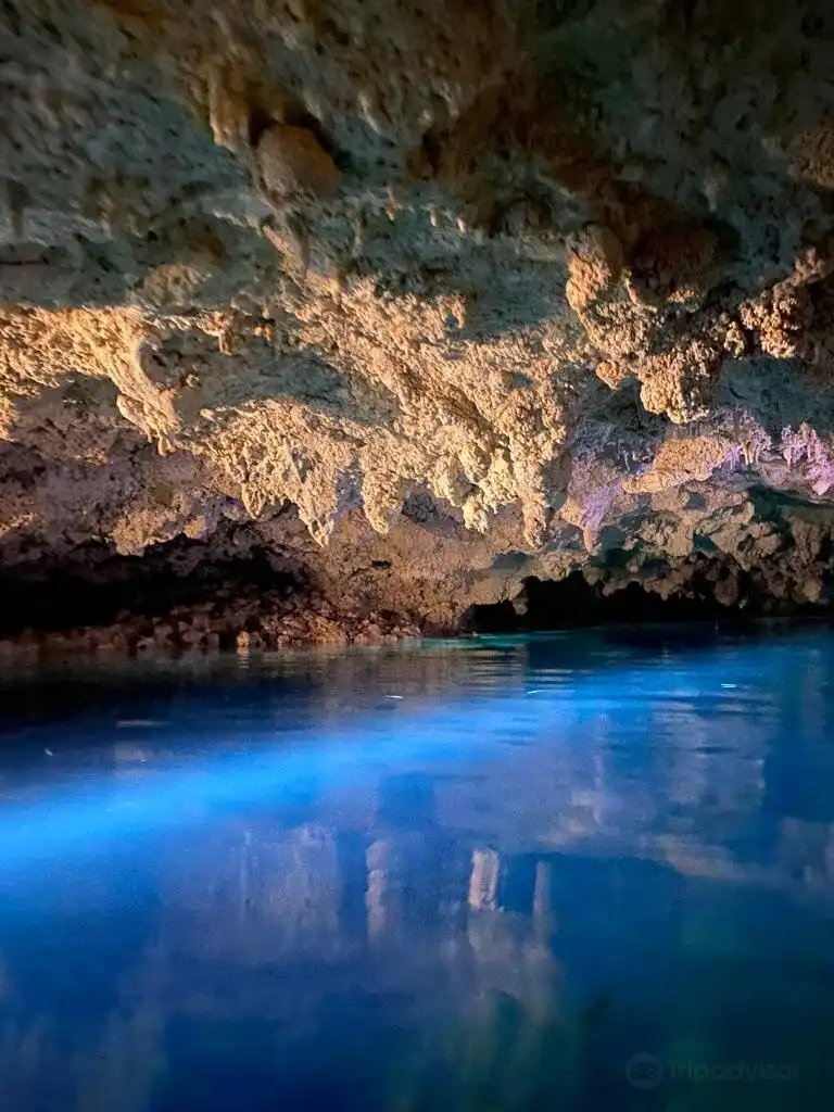 Hotels near Cenote Caracon
