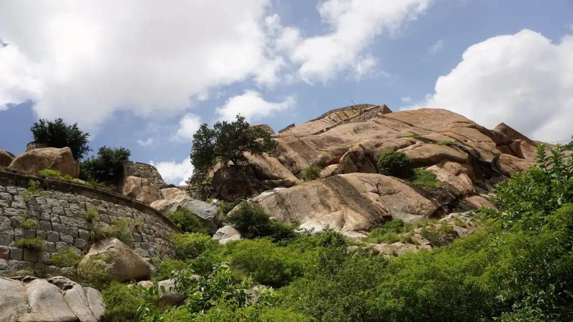 Hotels near Gudibande Fort