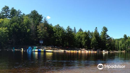 High Falls Bay Cottages, Camping & Waterpark