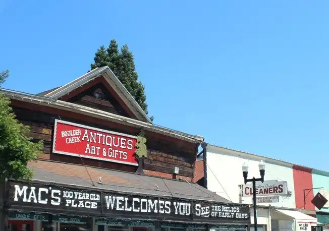 Hotels near Mac's 100 Year Old Place