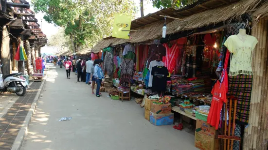 Sangkhla Buri Market