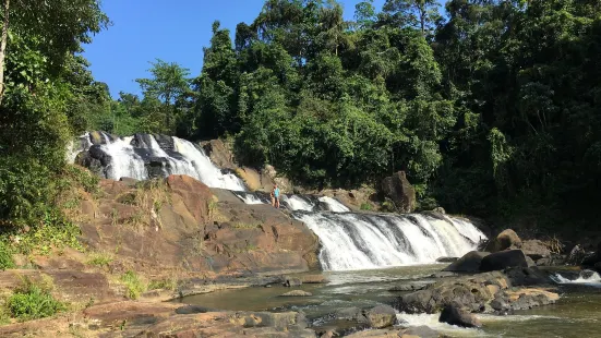 Sathmala Ella Waterfalls